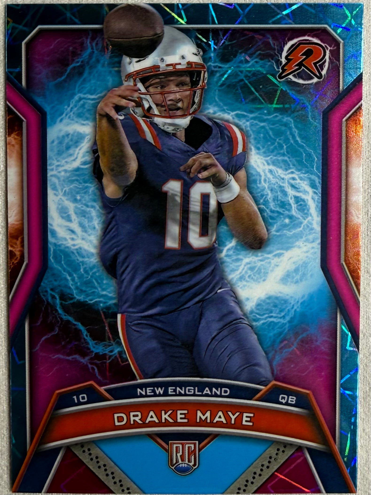 2025 Topps Resurgence Sky Blue and Pink Shock Drake Maye Rookie #164